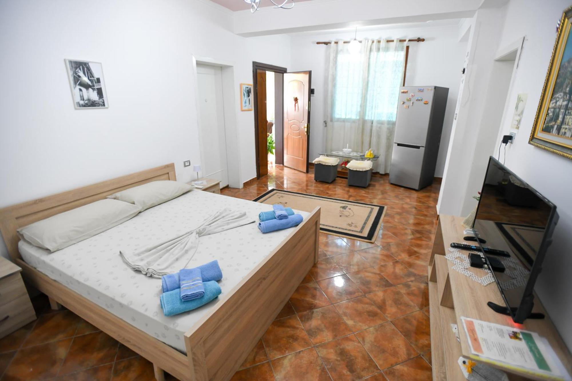Ferienwohnung Gast Haus Bojaxhiu Berat Exterior foto